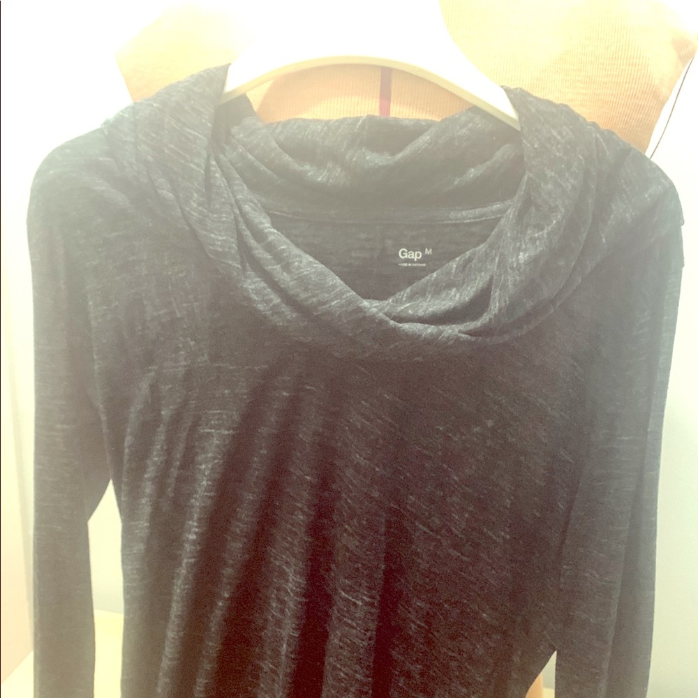 3/$25 all tops! ✅ Gap activewear long sleeve w